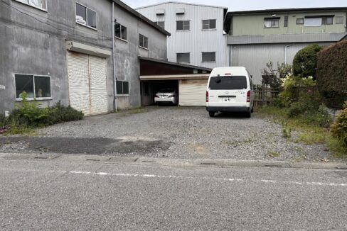 川口廃工場 外観、駐車場