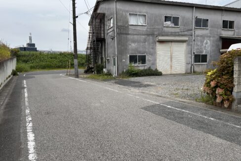 川口廃工場 外観、駐車場2